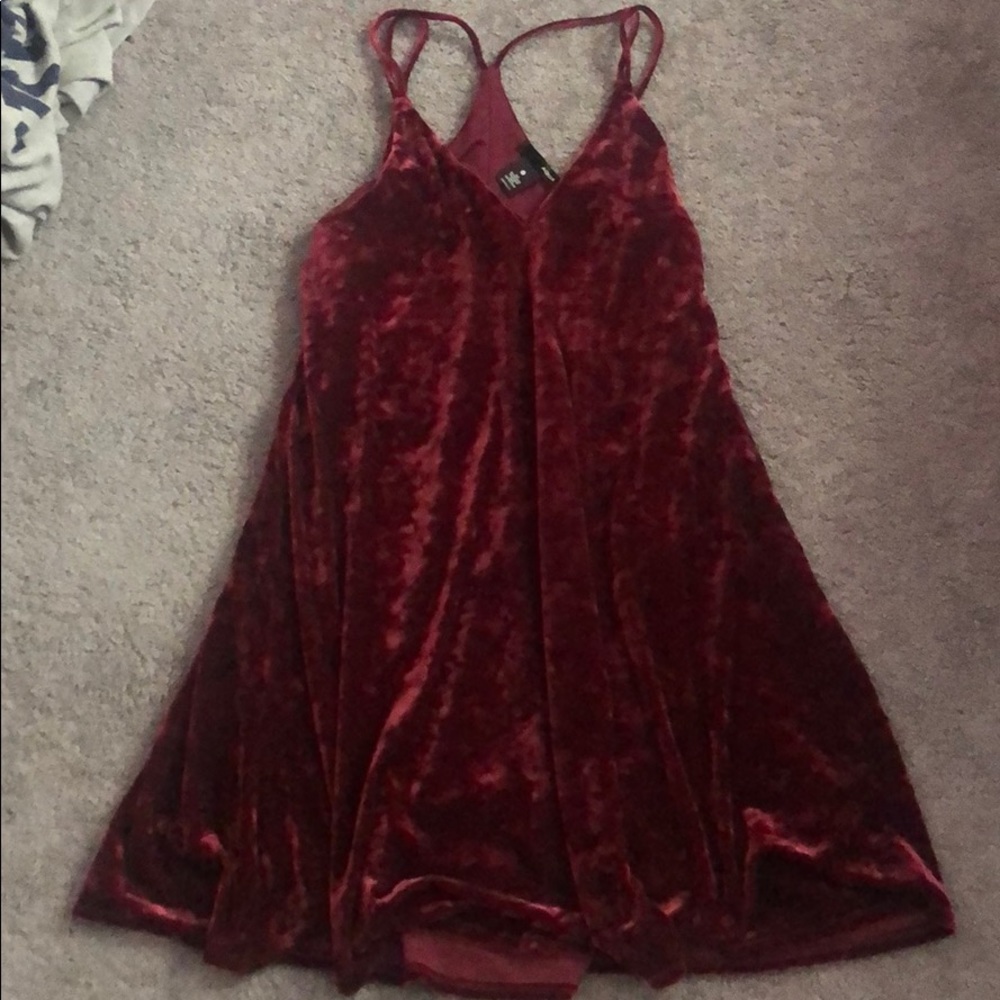 Bloomingdales AQUA red velvet shift dress NWOT